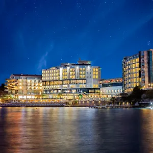 Charisma De Luxe Otel